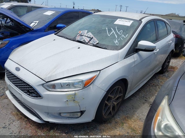 Ford FOCUS SE 2016 1FADP3K27GL396066 Image 2