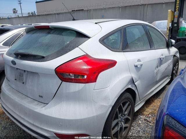 Ford FOCUS SE 2016 1FADP3K27GL396066 Image 4