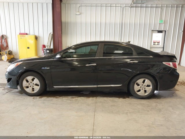 2011 Hyundai Sonata Hybrid მანქანა იყიდება აუქციონზე, vin: KMHEC4A45BA006486, აუქციონის ნომერი: 45469046