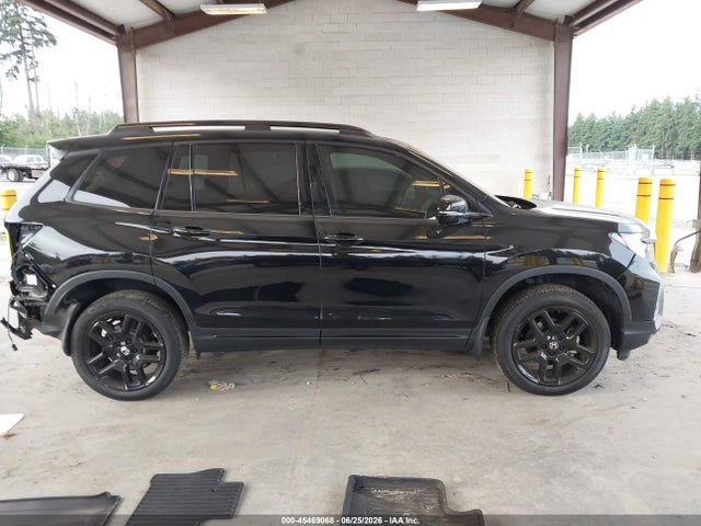 5FNYF8H84RB015495 Honda Passport Awd Black