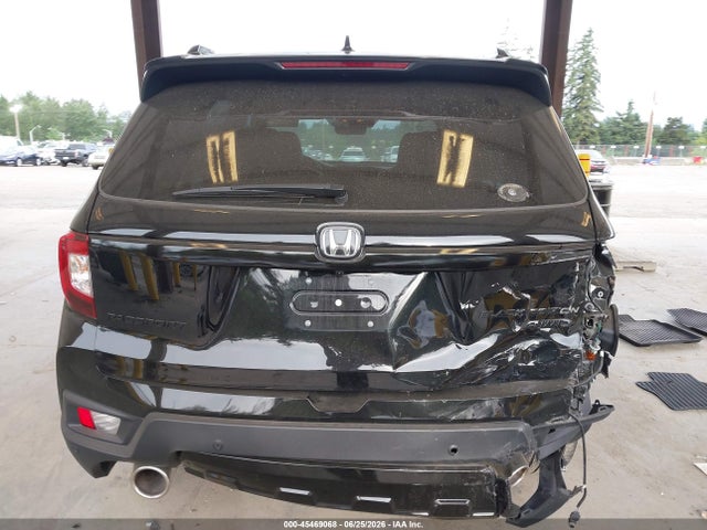 5FNYF8H84RB015495 Honda Passport Awd Black