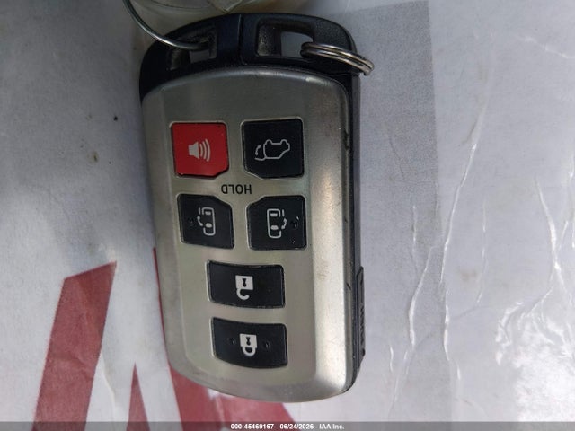 45469167 :رقم المزاد ، 5TDXZ3DC1HS857866 vin ، 2017 Toyota Sienna Se Premium 8 Passenger مزاد بيع