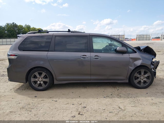 45469167 :رقم المزاد ، 5TDXZ3DC1HS857866 vin ، 2017 Toyota Sienna Se Premium 8 Passenger مزاد بيع