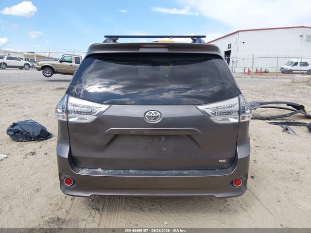 45469167 :رقم المزاد ، 5TDXZ3DC1HS857866 vin ، 2017 Toyota Sienna Se Premium 8 Passenger مزاد بيع