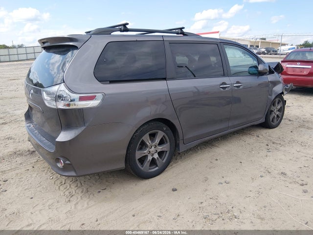 45469167 :رقم المزاد ، 5TDXZ3DC1HS857866 vin ، 2017 Toyota Sienna Se Premium 8 Passenger مزاد بيع