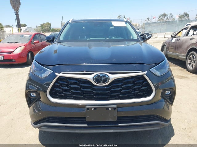 5TDKDRAHXRS534414 Toyota Highlander Xle