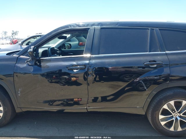 5TDKDRAHXRS534414 Toyota Highlander Xle