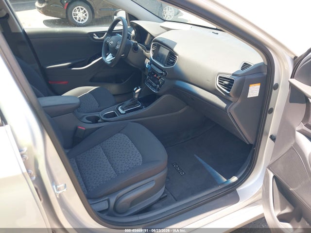 KMHC65LC4JU099734 Hyundai Ioniq Hybrid Blue