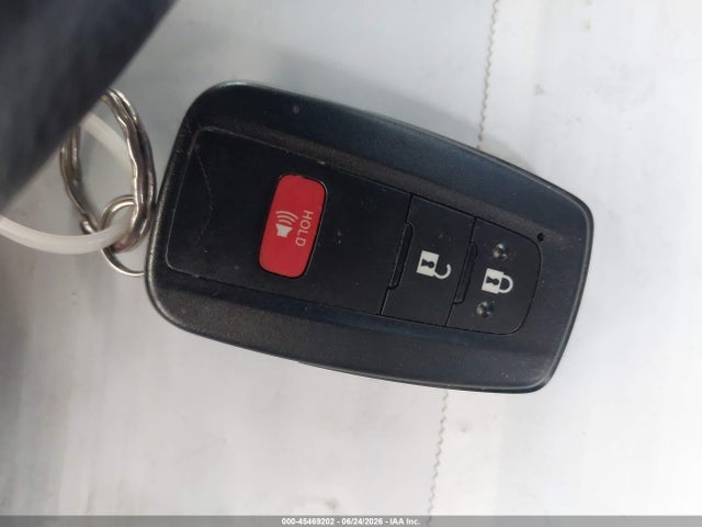 Toyota Rav4 Xle 2019 JTMW1RFV3KD026053 Image 11