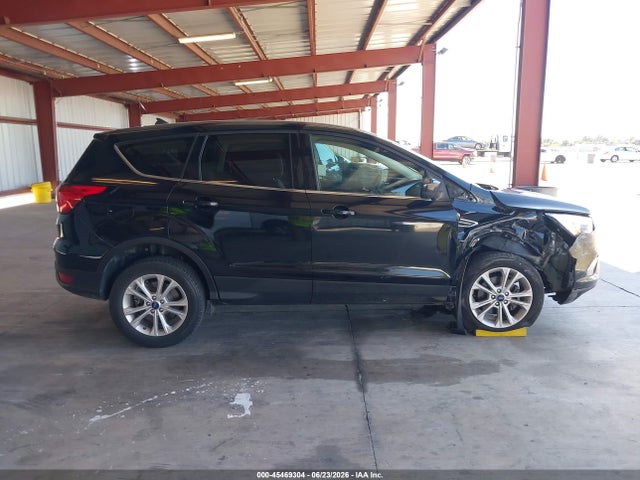 1FMCU0GD1KUB10072 Ford ESCAPE SE
