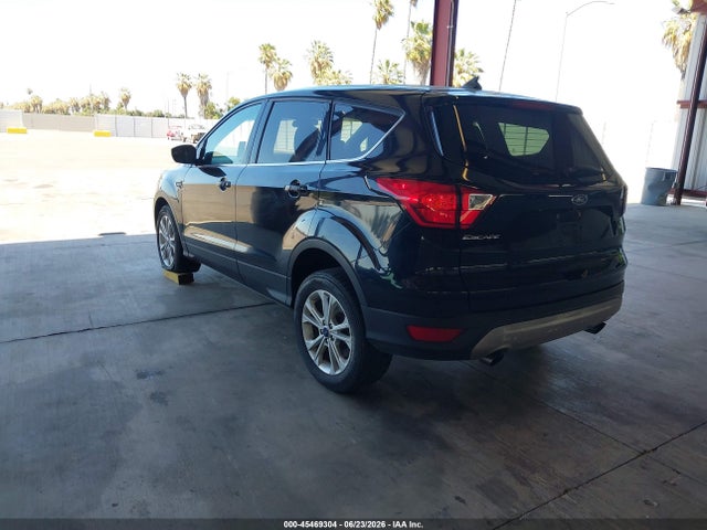 1FMCU0GD1KUB10072 Ford ESCAPE SE