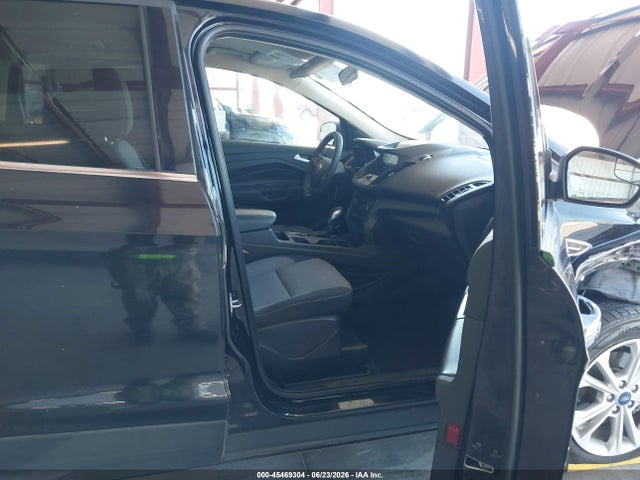 1FMCU0GD1KUB10072 Ford ESCAPE SE