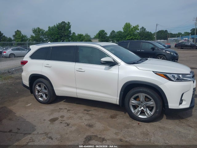 Toyota Highlander Limited 2017 5TDDZRFH4HS375908 Image 13