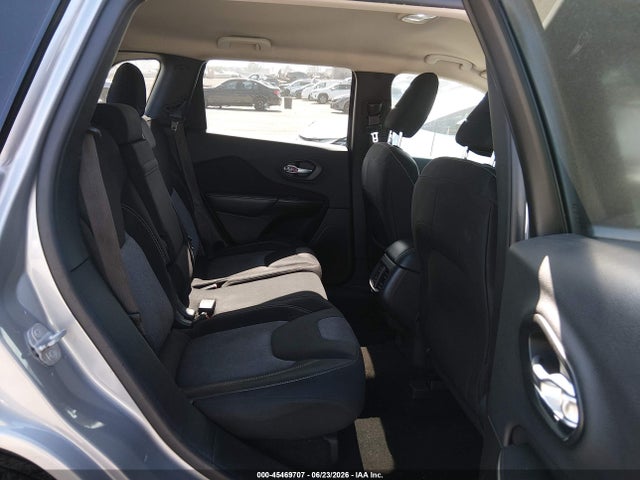 1C4PJLCBXEW127045 Jeep Cherokee Latitude