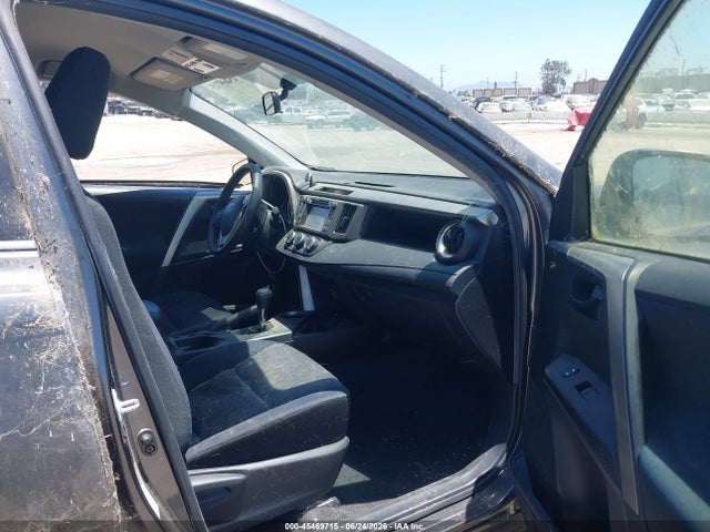 Toyota RAV4 LE 2015 JTMZFREV0FJ036062 Image 5