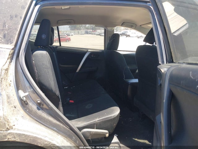 Toyota RAV4 LE 2015 JTMZFREV0FJ036062 Image 8