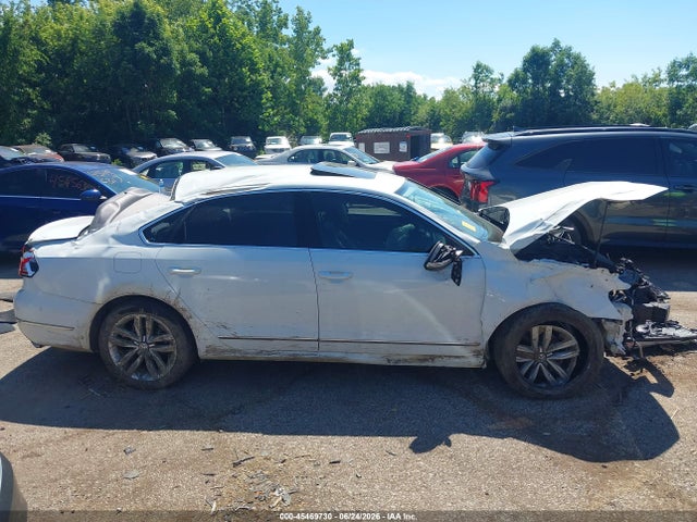 45469730 :رقم المزاد ، 1VWCM7A38GC030856 vin ، 2016 Volkswagen Passat V6 Sel Premium مزاد بيع