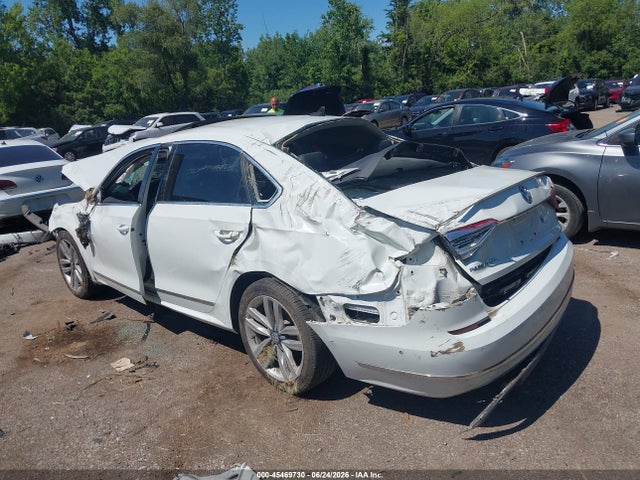 45469730 :رقم المزاد ، 1VWCM7A38GC030856 vin ، 2016 Volkswagen Passat V6 Sel Premium مزاد بيع