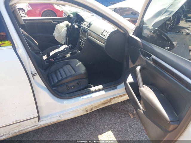 45469730 :رقم المزاد ، 1VWCM7A38GC030856 vin ، 2016 Volkswagen Passat V6 Sel Premium مزاد بيع