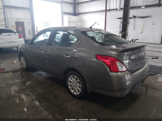 2015 Nissan Versa 1.6 Sv მანქანა იყიდება აუქციონზე, vin: 3N1CN7AP4FL831261, აუქციონის ნომერი: 45469813