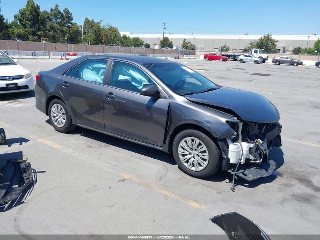 45469833 :رقم المزاد ، 4T1BF1FK5EU401268 vin ، 2014 Toyota Camry Le مزاد بيع