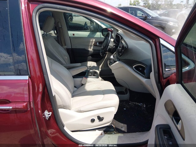 Продажа на аукционе авто 2017 Chrysler Pacifica Touring-l Plus, vin: 2C4RC1EG1HR593525, номер лота: 45469985