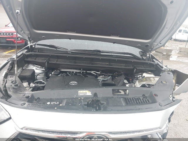 Toyota Highlander Limited 2022 5TDDZRBH3NS214838 Image 10