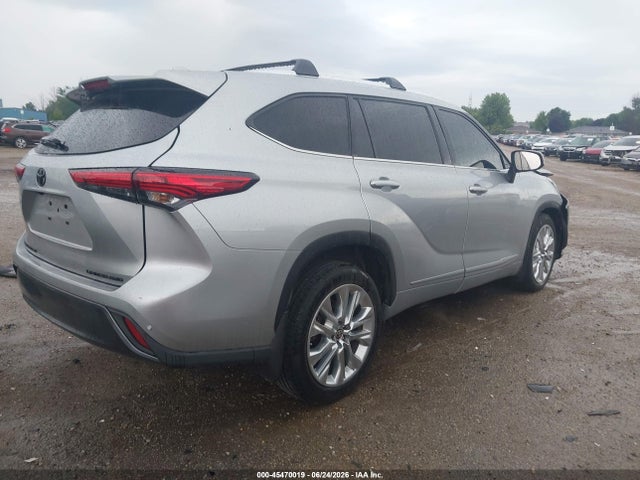 Toyota Highlander Limited 2022 5TDDZRBH3NS214838 Image 4