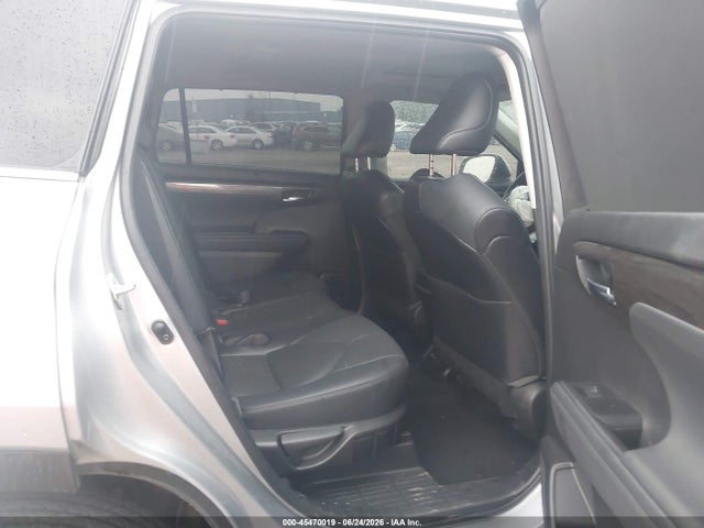 Toyota Highlander Limited 2022 5TDDZRBH3NS214838 Image 8