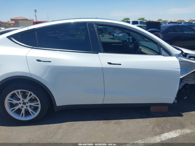 Продаж на аукціоні авто 2023 Tesla Model Y Awd/long Range Dual Motor All-wheel Drive, vin: 7SAYGDEE0PF663903, номер лоту: 45470069