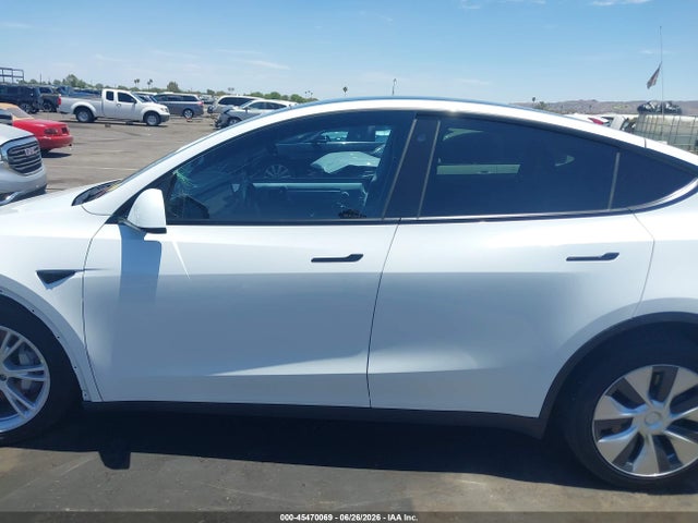 Продаж на аукціоні авто 2023 Tesla Model Y Awd/long Range Dual Motor All-wheel Drive, vin: 7SAYGDEE0PF663903, номер лоту: 45470069