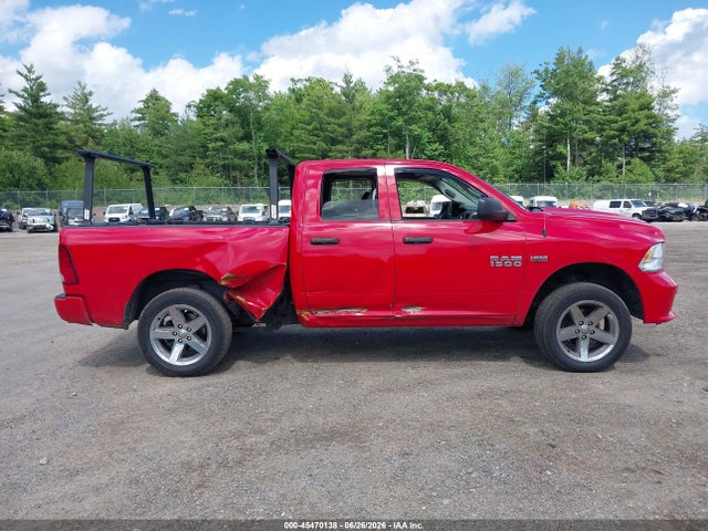 1C6RR7FT3HS565566 RAM 1500 Express 4x4 6&#039;4 Box