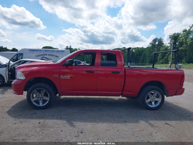 1C6RR7FT3HS565566 RAM 1500 Express 4x4 6&#039;4 Box