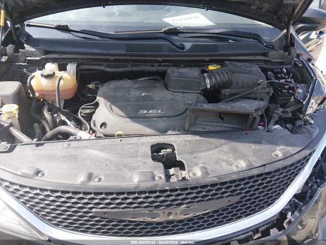 Chrysler Pacifica Touring-l 2017 2C4RC1BG1HR503634 Image 10