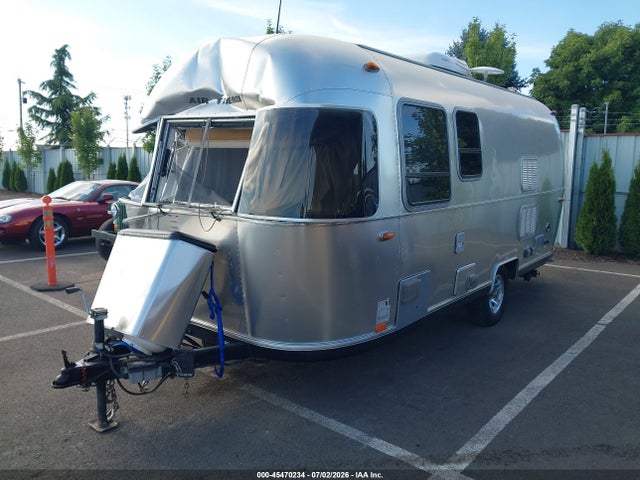 Airstream Other 2018 1STVRTF17JJ541203 Image 2