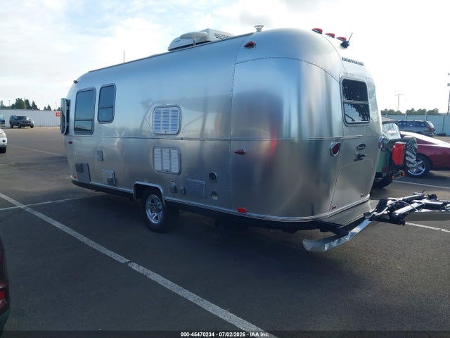 Airstream Other 2018 1STVRTF17JJ541203 Image 3