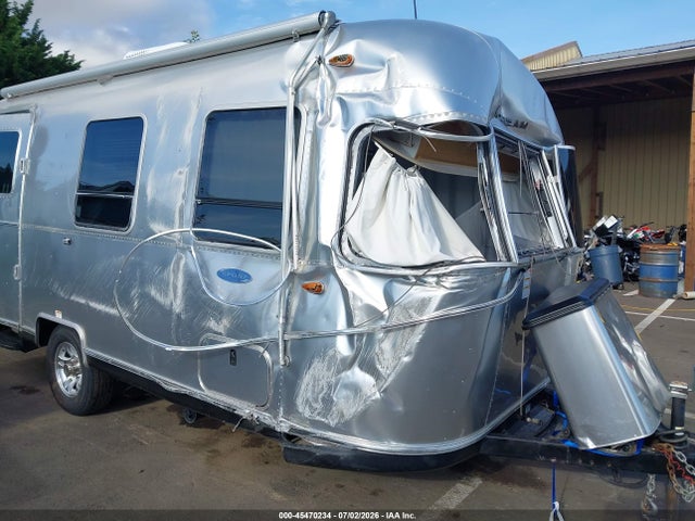 Airstream Other 2018 1STVRTF17JJ541203 Image 6