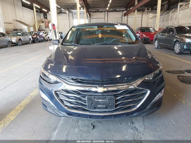 1G1ZD5ST5NF135696 Chevrolet Malibu Fwd Lt