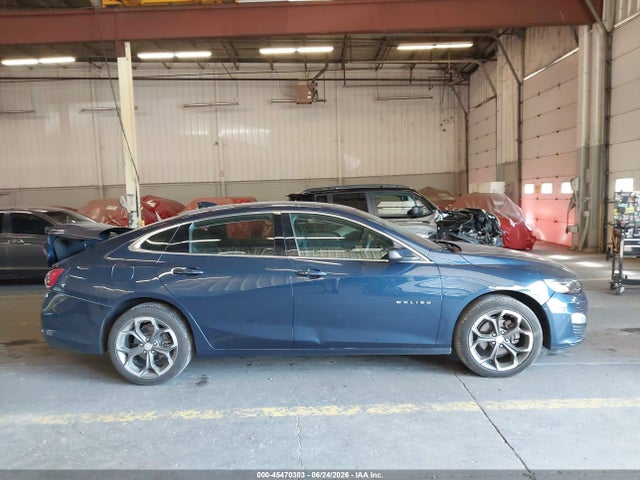 1G1ZD5ST5NF135696 Chevrolet Malibu Fwd Lt