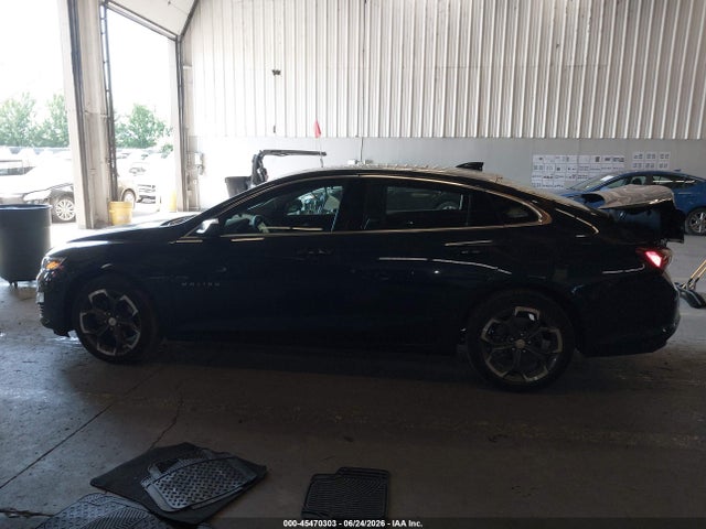 1G1ZD5ST5NF135696 Chevrolet Malibu Fwd Lt
