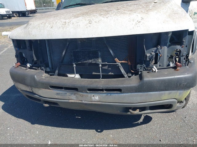 Auction sale of the 2002 Chevrolet Silverado C2500 Heavy Duty, vin: 1GBHC24U72Z256495, lot number: 45470341
