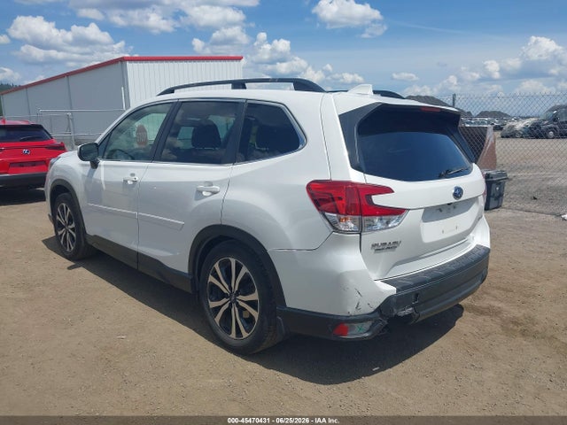 Subaru Forester Limited 2021 JF2SKASC8MH445420 Image 3