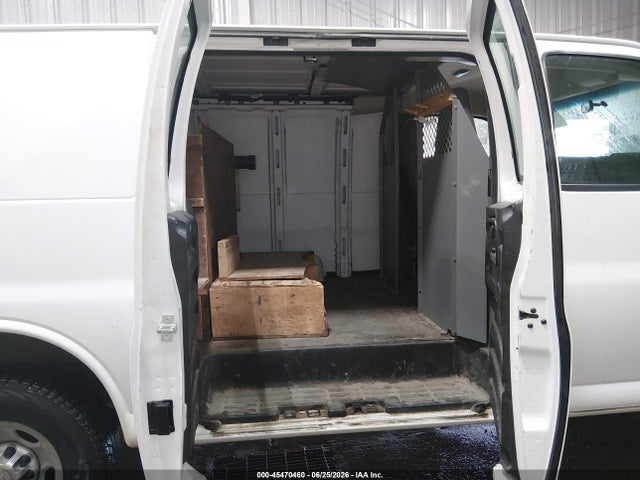 Chevrolet Express 2500 Work Van 2016 1GCWGAFF6G1289073 Image 8