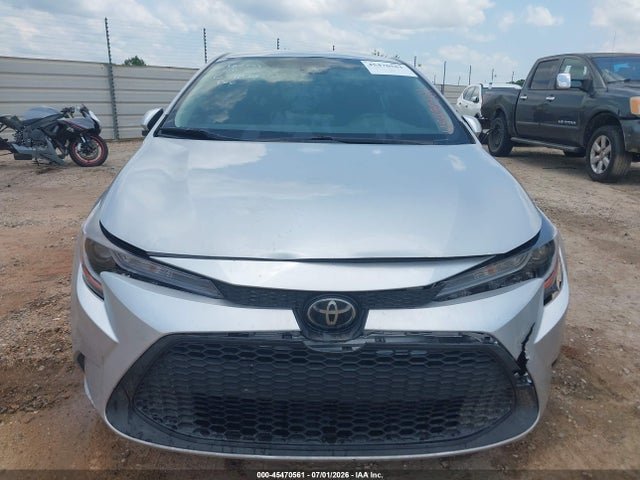 2022 Toyota Corolla Le მანქანა იყიდება აუქციონზე, vin: JTDEPMAE2N3026687, აუქციონის ნომერი: 45470561