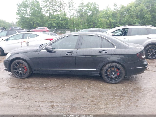 Продажа на аукционе авто 2013 Mercedes-benz C 300 Luxury 4matic, vin: WDDGF8AB2DR283374, номер лота: 45470693
