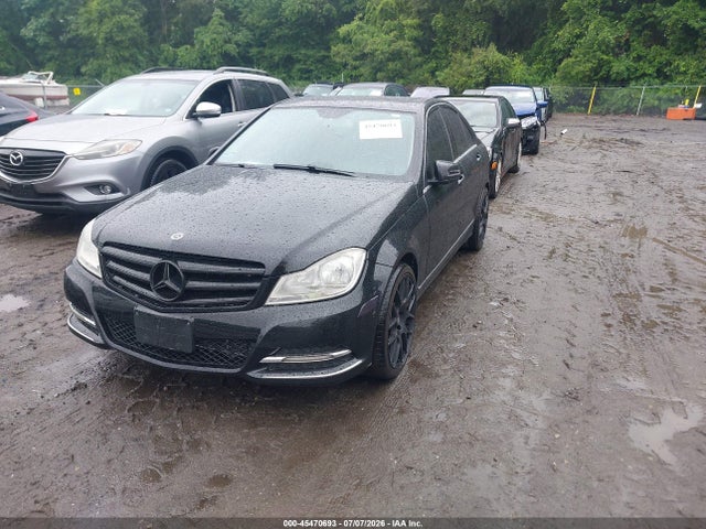 Продажа на аукционе авто 2013 Mercedes-benz C 300 Luxury 4matic, vin: WDDGF8AB2DR283374, номер лота: 45470693