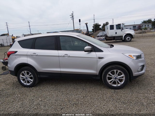 1FMCU9GD2KUA65812 Ford ESCAPE SE