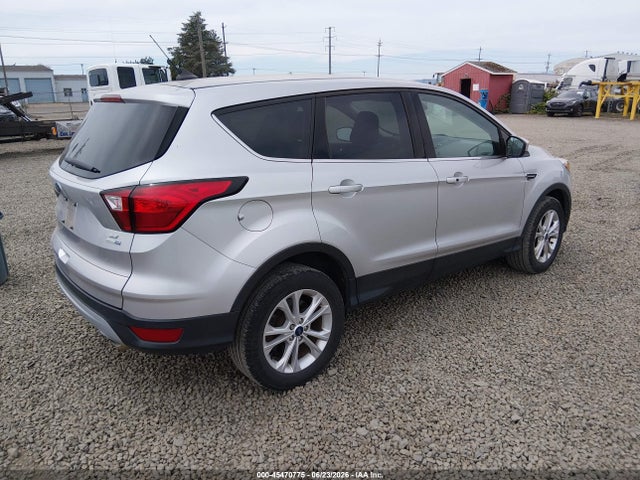 1FMCU9GD2KUA65812 Ford ESCAPE SE