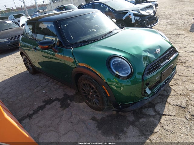 Продаж на аукціоні авто 2026 Mini Hardtop Cooper, vin: WMW13GD01T2X89716, номер лоту: 45470805