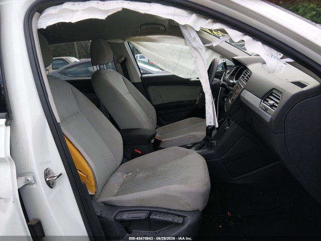 Продажа на аукционе авто 2018 Volkswagen Tiguan 2.0t S, vin: 3VV0B7AX0JM098509, номер лота: 45470843